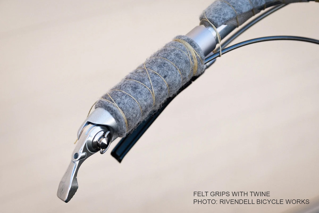 Newbaum's Peel'n'Stick Wool Felt Grips Pair