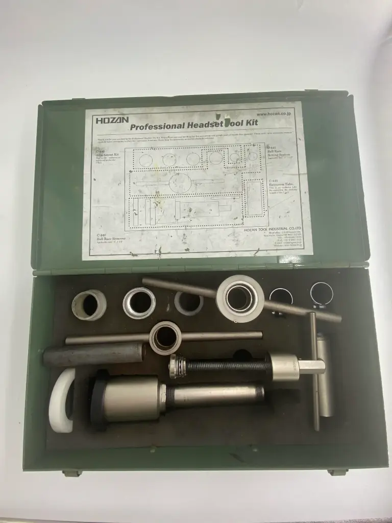 Hozan Headset Pro Box C-445/C-441/C-446/C-440 all-in-all Steel Case Lightly Used