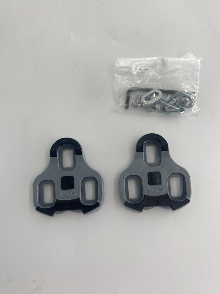 [NP152] MKS 3 Hole Cleats