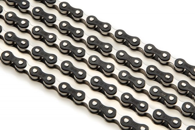 [200812] Izumi Chain 1/8" ES410JB/S- (Jet Black/Silver)